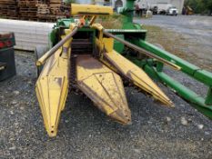 New Holland 824 Corn Head