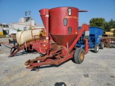 New Holland 352 Grinder Mixer