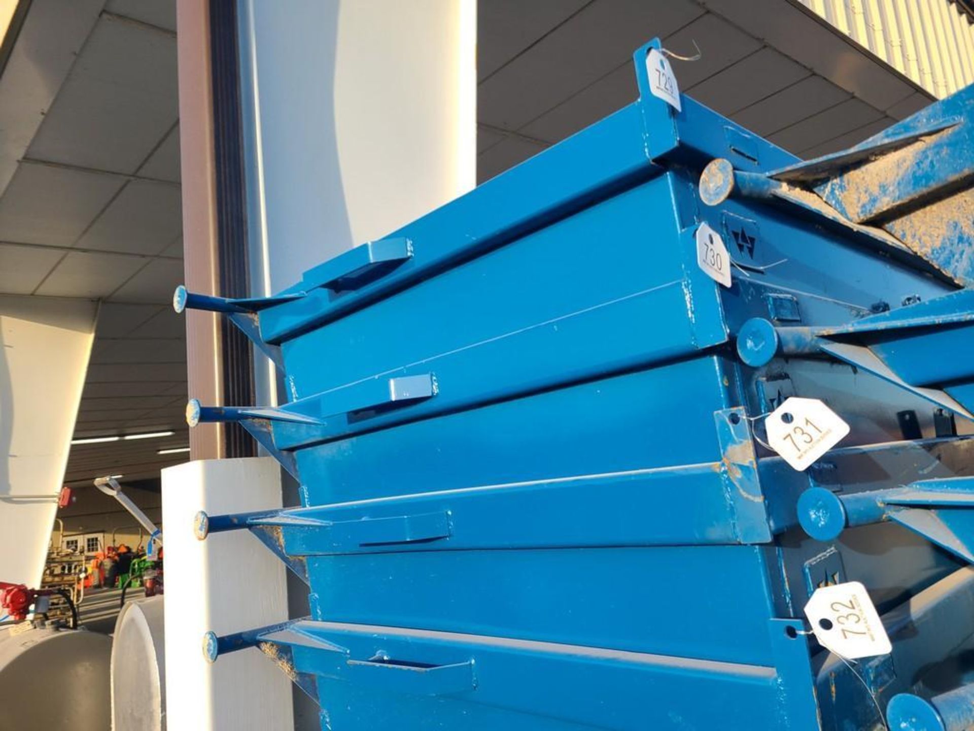Dumpster On Wheels - Image 6 of 17