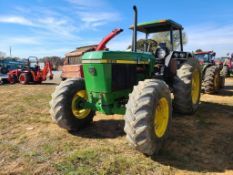 John Deere 2955 Tractor 'Runs & Operates'
