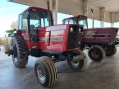 International 5488 Cab Tractor 'Ride & Drive'