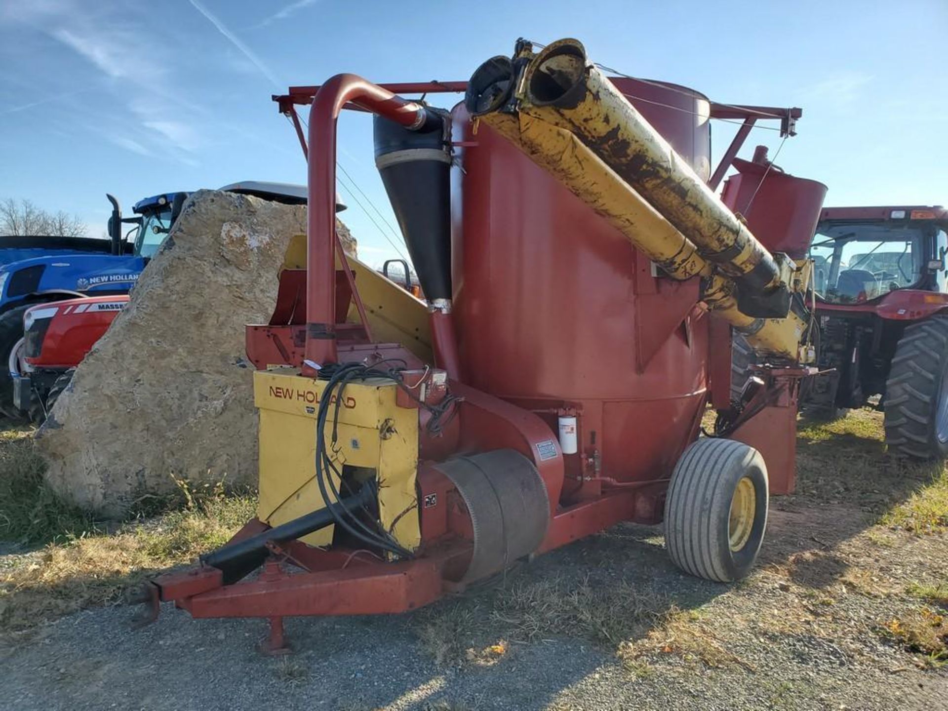 New Holland 358 Grinder Mixer - Image 2 of 35