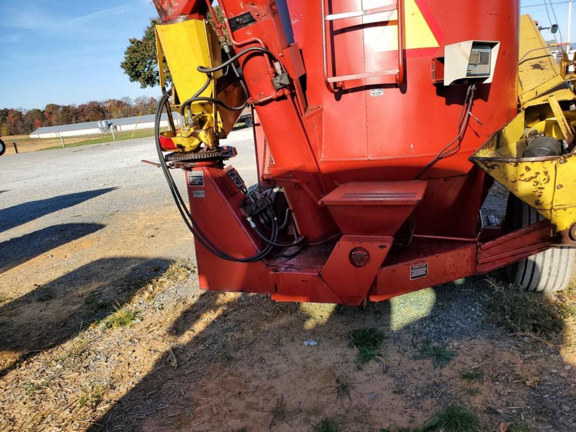 New Holland 358 Grinder Mixer - Image 15 of 35