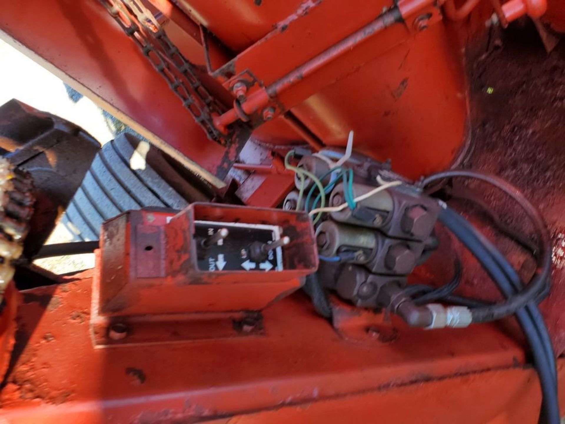 New Holland 358 Grinder Mixer - Image 18 of 35