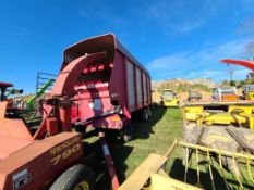 Miller Pro 5200 Forage Wagon