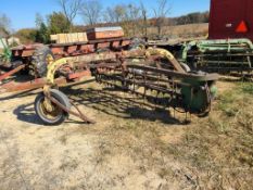 John Deere 640 Bar Rake