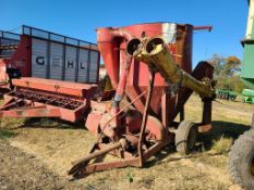 New Holland 354 Grinder Mixer