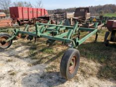 John Deere 1600 Chisel Plow