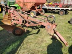 Massey Ferguson 880 Plow