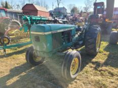 John Deere 2440 Tractor 'Runs & Operates'
