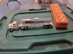 Winross Truck Tractor With Tank Trailer