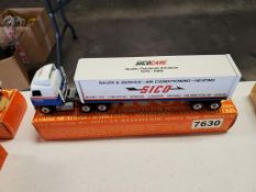 Winross Truck Tractor With Van Trailer