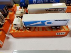 Winross Truck Tractor With Van Trailer