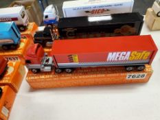 Winross Truck Tractor With Van Trailer