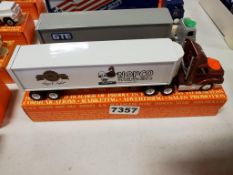 Winross Truck Tractor With Van Trailer