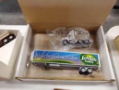 Winross Truck Tractor With Van Trailer