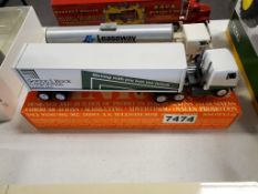 Winross Truck Tractor With Van Trailer