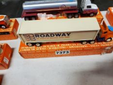 Winross Truck Tractor With Van Trailer