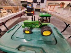 Toy Tractor John Deere Cab Tractor