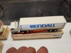 Winross Truck Tractor With Van Trailer