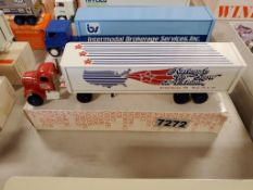 Winross Truck Tractor With Van Trailer