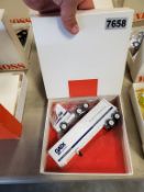 Winross Truck Tractor With Van Trailer