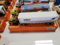 Winross Truck Tractor With Van Trailer