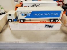 Winross Truck Tractor With Van Trailer