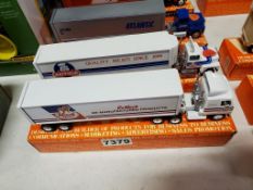 Winross Truck Tractor With Van Trailer