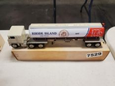 Winross Truck Tractor With Tank Trailer
