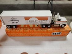 Winross Truck Tractor With Van Trailer