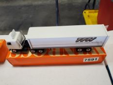 Winross Truck Tractor With Van Trailer