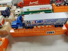 Winross Truck Tractor With Van Trailer