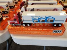 Winross Truck Tractor With Van Trailer