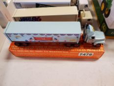 Winross Truck Tractor With Van Trailer