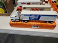 Winross Truck Tractor With Van Trailer