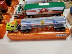 Winross Truck Tractor With Tank Trailer