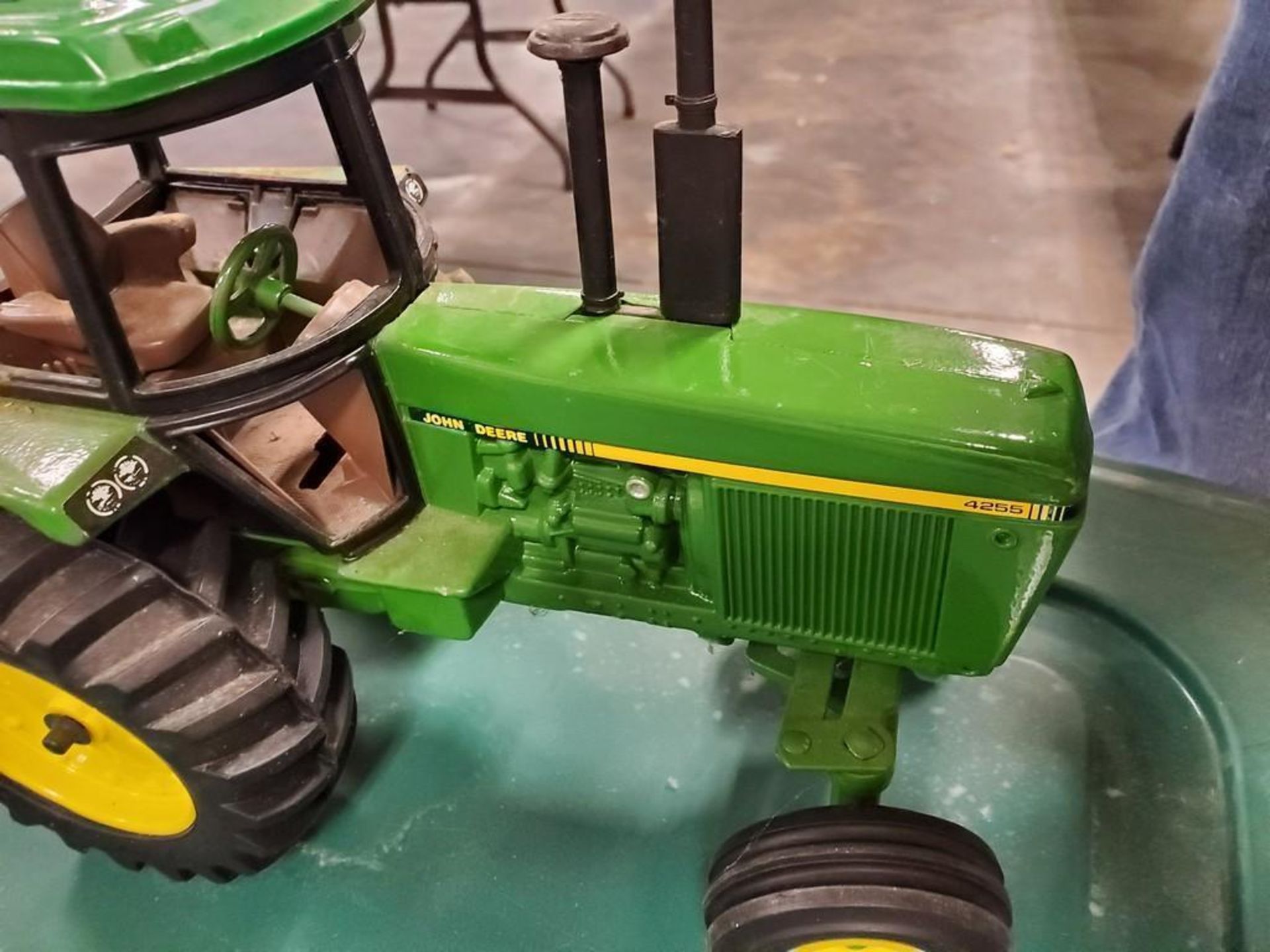 Toy Tractor John Deere 4255 Cab Tractor - Image 6 of 7