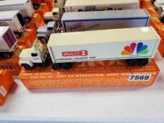 Winross Truck Tractor With Van Trailer