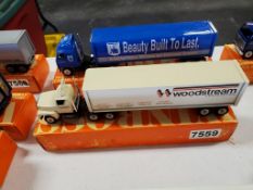 Winross Truck Tractor With Van Trailer