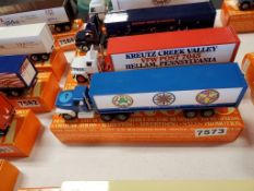 Winross Truck Tractor With Van Trailer