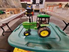 Toy Tractor John Deere 4255 Cab Tractor