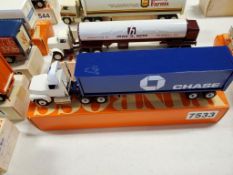 Winross Truck Tractor With Van Trailer