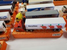 Winross Truck Tractor With Van Trailer