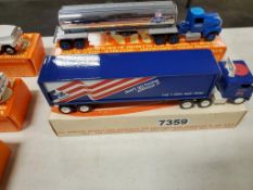 Winross Truck Tractor With Van Trailer