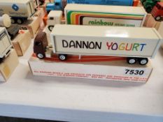 Winross Truck Tractor With Van Trailer