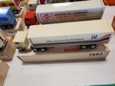 Winross Truck Tractor With Van Trailer