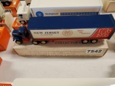 Winross Truck Tractor With Van Trailer