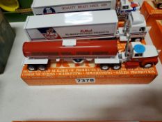 Winross Truck Tractor With Tank Trailer