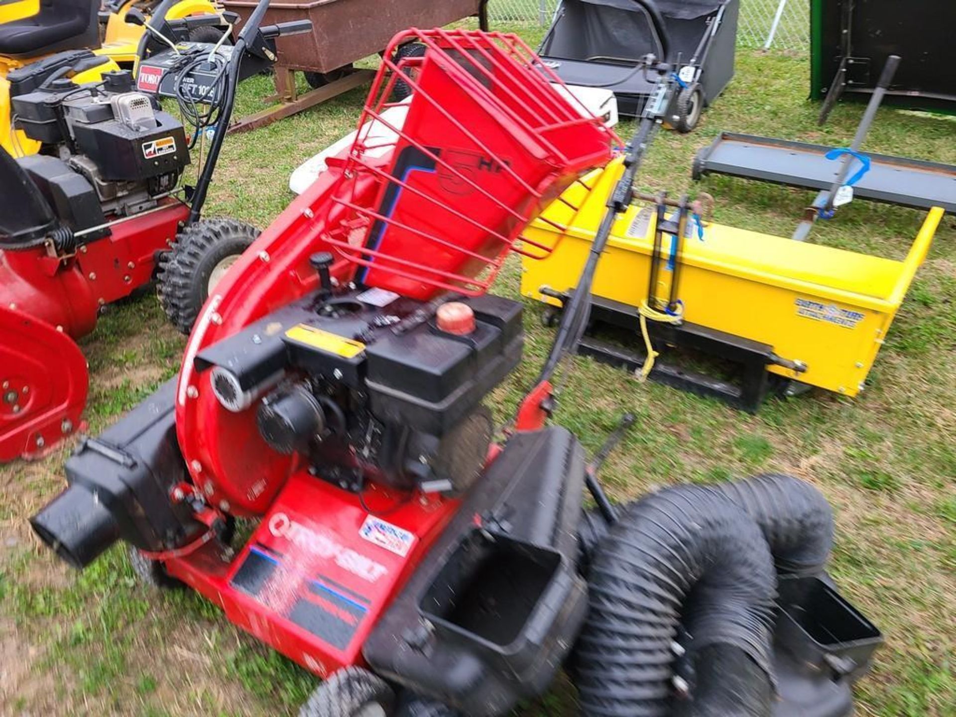 Troybilt Chipper Shredder Vac - Image 4 of 20